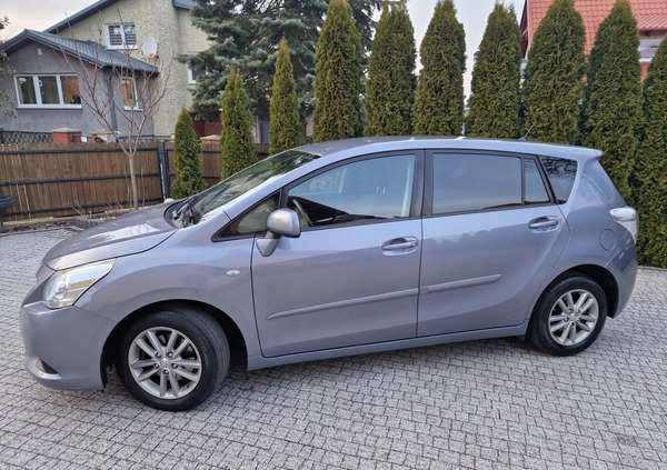 Toyota Verso cena 28500 przebieg: 267000, rok produkcji 2010 z Gryfino małe 172